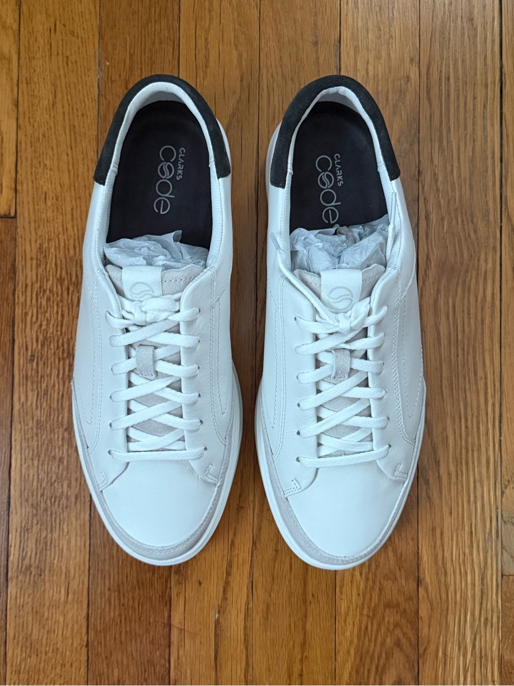 BRAND NEW IN BOX Clarks White Leather Sneakers